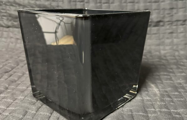 Vase cube en verre – Noir / Cube Glass vase – Black