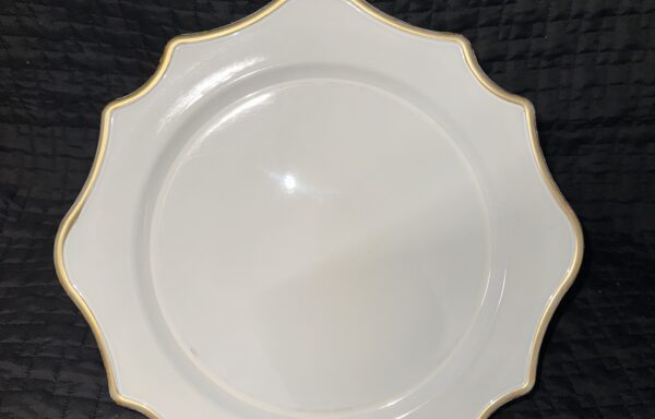 Sous-assiette Blanc et Or /  Charger plate White and Gold